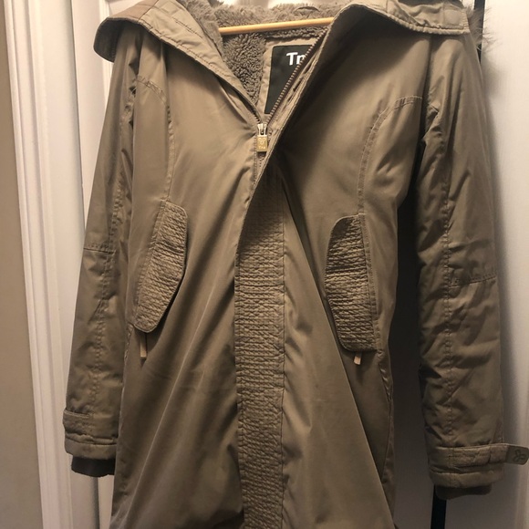 Aritzia Summit parka with Hood - Picture 2 of 5
